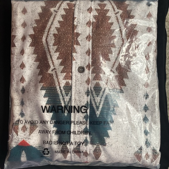 (A11) Coofandy Mens Aztec Print Button-Up Long-sleeve Shirt, Size Small, NWT - Picture 4 of 5